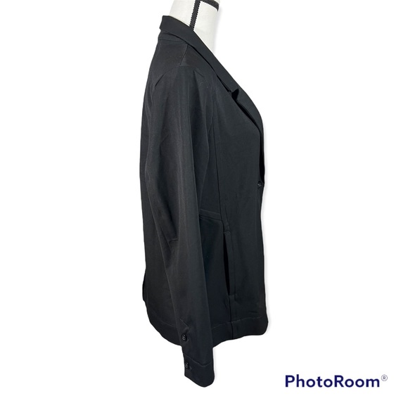 Eddie Bauer black blazer size 14. - Picture 2 of 6